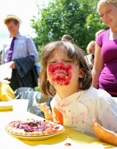 The Whittemore Library in Naugatuck held its first ever blueberry pie eating contest Aug. 16. –PHOTOS BY ELIO GUGLIOTTI
